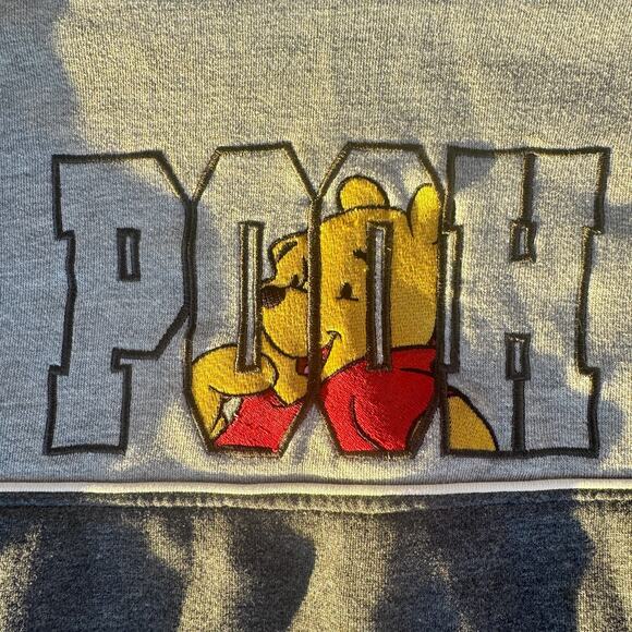 2002 Pooh 100 Acre Collection Two Toned Grey Embroidered POOH Varsity Crewneck - Picture 2 of 6